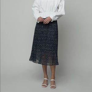 Oak and Fort Floral Navy Skirt